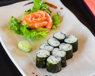 Maki com Sashimi
