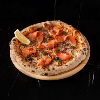 Pizza cu Somon Marinat
