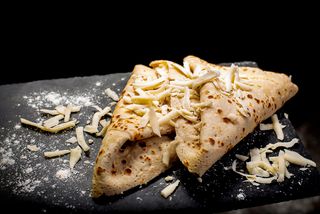 Палачинка със сирене и кашкавал (240г)