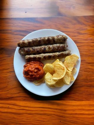 Тройка кебапчета с гарнитура