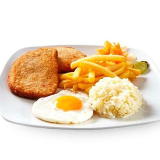 Panado de Frango Com arroz, batata , OVO e BACON 