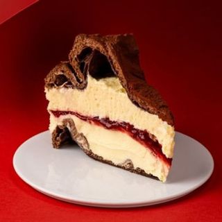 Karpatka czekoladowa z konfiturą z malin