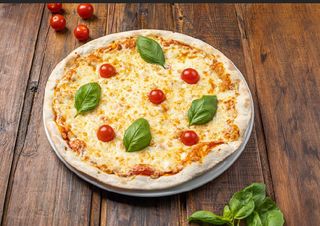 Pizza Margherita Com Coca cola 