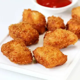 CHICKEN NUGGETS + FRIES +350 ml SODA
