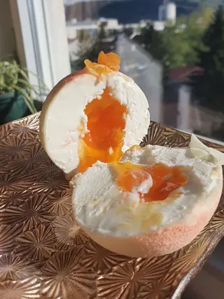 Jogurt kajsija sladoled knedla