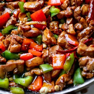宫保鸡丁 / Kung Pao Chicken