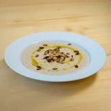 სოკოს კრემსუპი გახუხული პურით