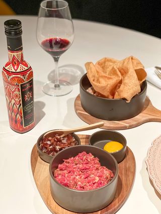Tartar de ternera madurada y harissa