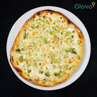 Пица с Броколи и Синьо Сирене Фамилна (52см)