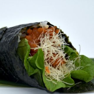 Temaki spicy salmone