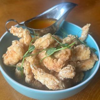 Поп корн из креветок с медовым соусом