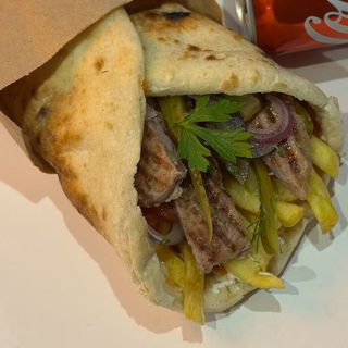 Гірос з свинною котлетою