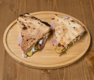 Mezzaluna POP con cremoso all'asiago, zucchine e cotto