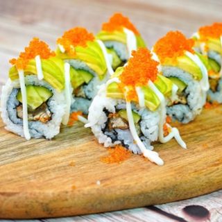 29.Maki De Anguila Con Aguacate (8 Pzs.)