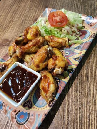 Alitas a la barbacoa