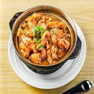 Cazuela De Pollo Chisporroteante