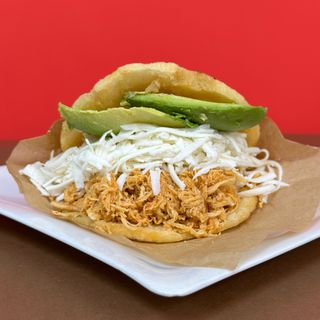 AREPA POLLO ESPECIAL
