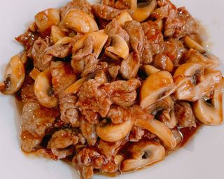 61. Ternera con Champiñones