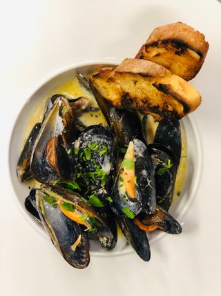 Pepata alla moda catanese e crostini