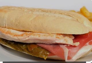 Bocadillo Serranito De Pollo