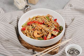 Локшина Удон з креветками і кальмаром (320г)