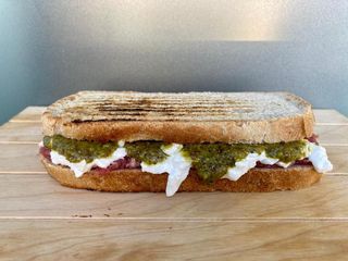 Bra, stracciatella, crema pistacchi