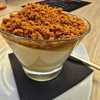 Cremoso De Queso Con Sirope De Fruta De La Pasión