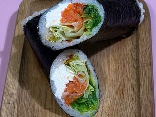 Хенд рол лосось (0,310g)