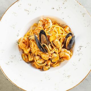 Spaghetti cu fructe de mare