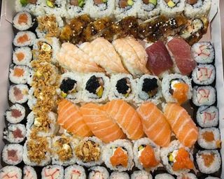 40. Maki de Salmão, Delícias do Mar, Manga e Morango