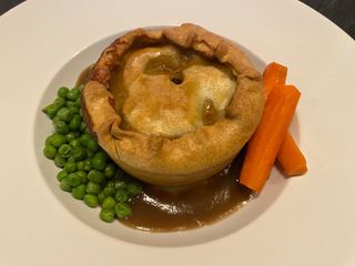 Beef  пиріг   (300г)