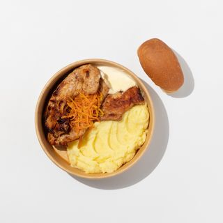 Բոուլ հնդկահավի փափկամսով և քաղցրահամ կարտոֆիլով