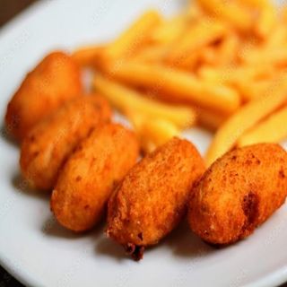 Croquetas, 3 Unidades con Patatas Fritas
