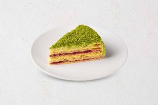 Торт Наполеон фісташково-малиновий