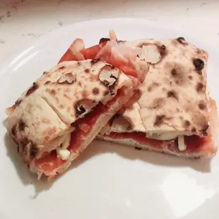 Pagnotta Prosciutto crudo e provola affumicata campana