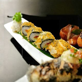 Kinzo sake crujiente maki (4 uds.)
