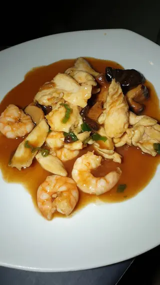 153. Pollo con gamberi e funghi