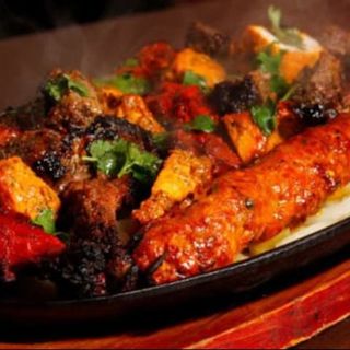 Parrillada Tandoori Con Naan