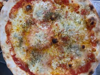 Pizza 4 Formaggi (33 cm)