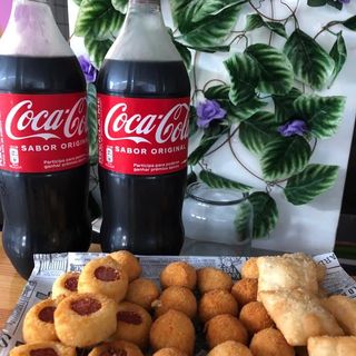 Combo Salgados #4 (100 salgados + 4 molhos + 2 refri litro)