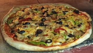 Pizza Mediterránea (33 Cm.)