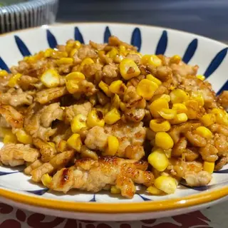 60. Pollo Con Maíz