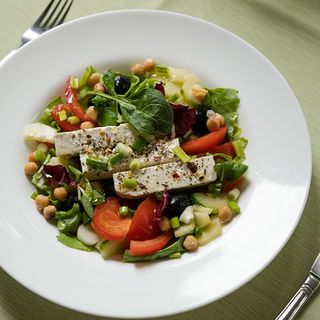 Salata greceasca cu naut