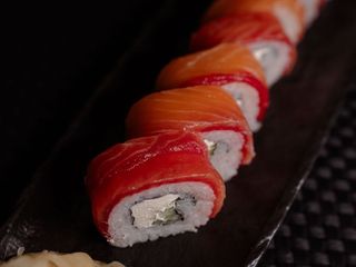 Філадельфія з маринованим лососем (240g)