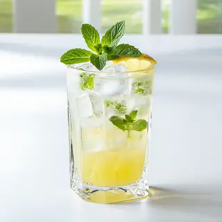 Limonădă cu mentă și ghimbir