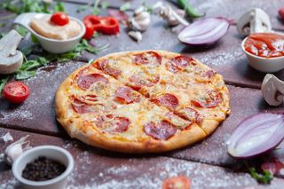 Pizza Cinquanta Urlanti Ø32cm