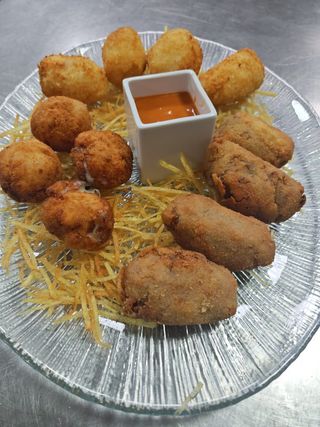 Surtido de croquetas caseras