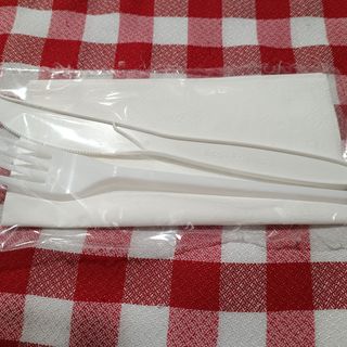 cubiertos desechables 