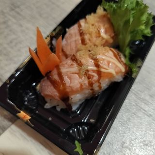 228 Nighiri salmone scottato  2 pezzi