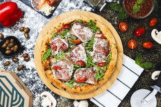 Pizza Con Crudo